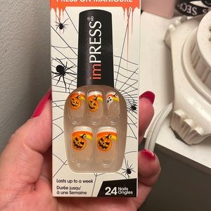 KISS HALLOWEEN NAILS
